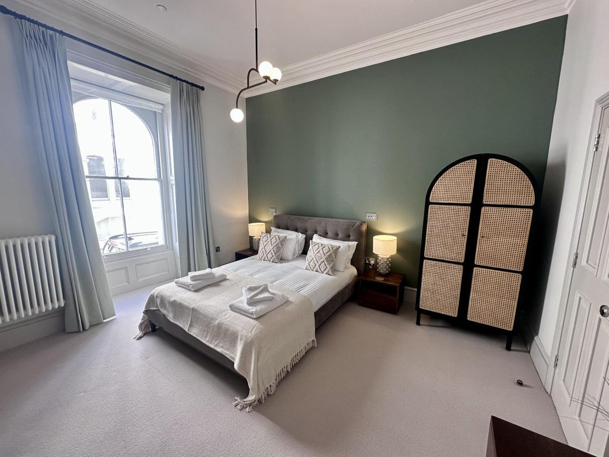 1 Bed Halliford By Pureserviced * Plymouth