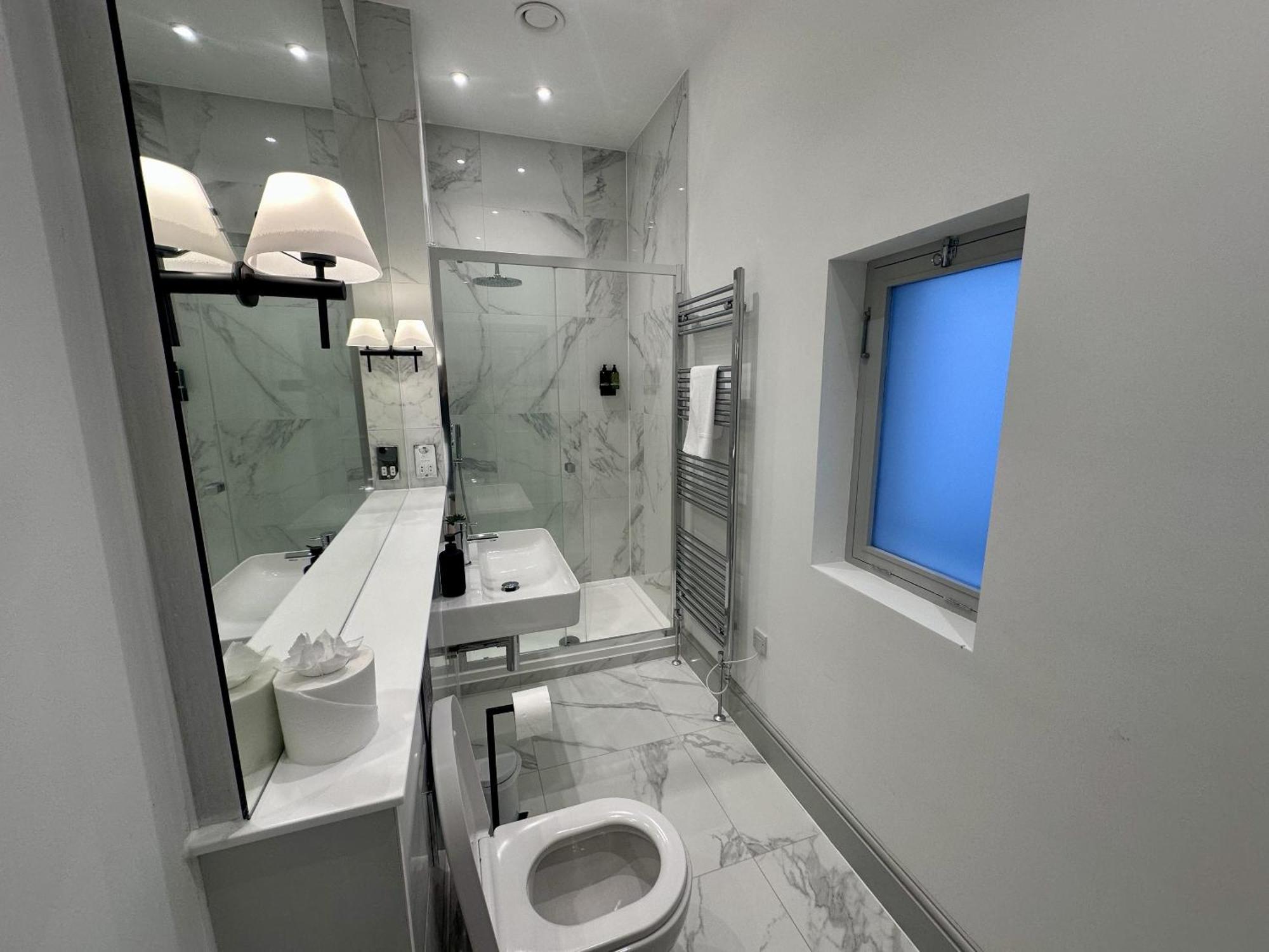 Apartment 1 Bed Halliford By Pureserviced *