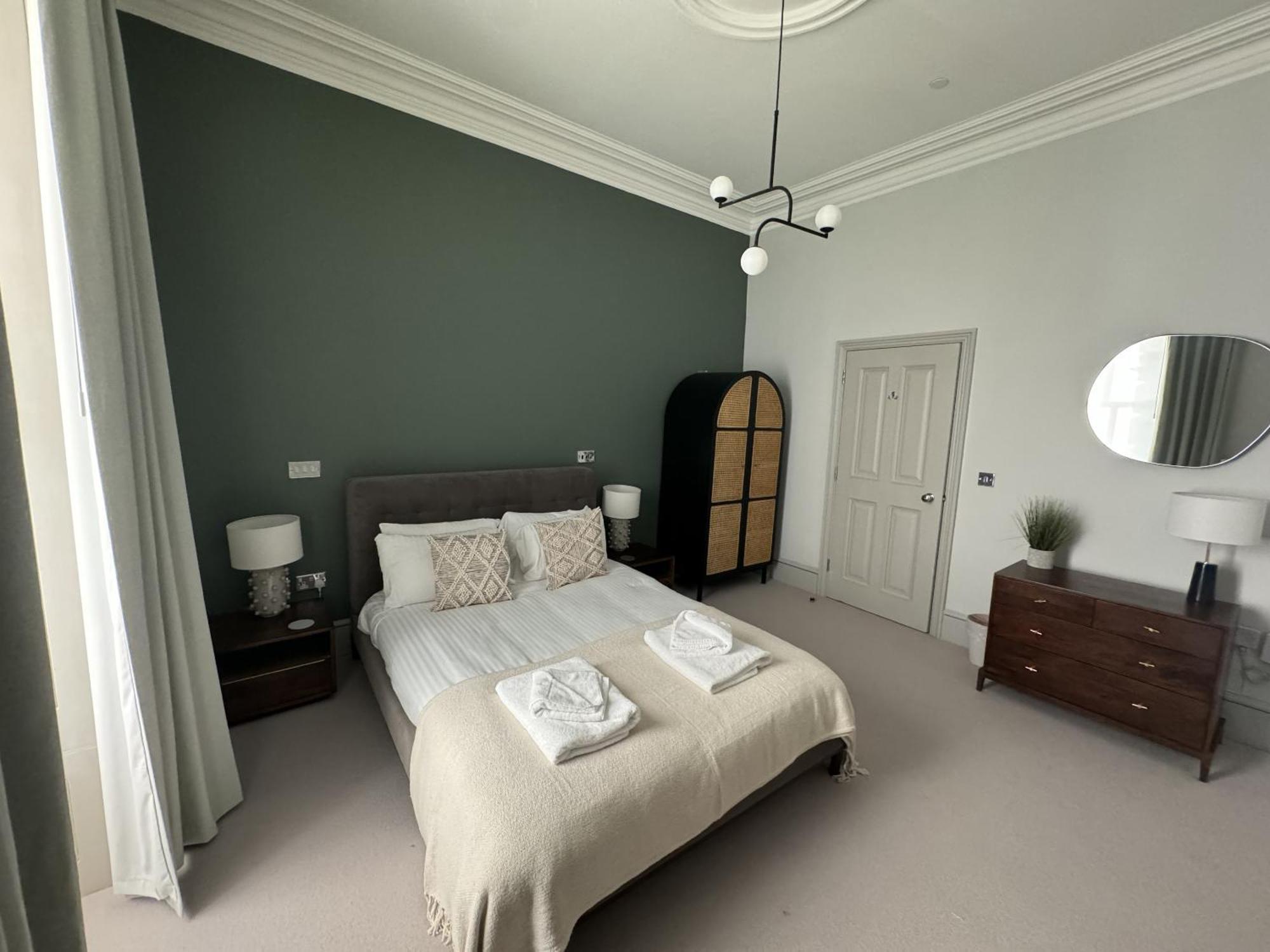 1 Bed Halliford By Pureserviced Apartment Plymouth
